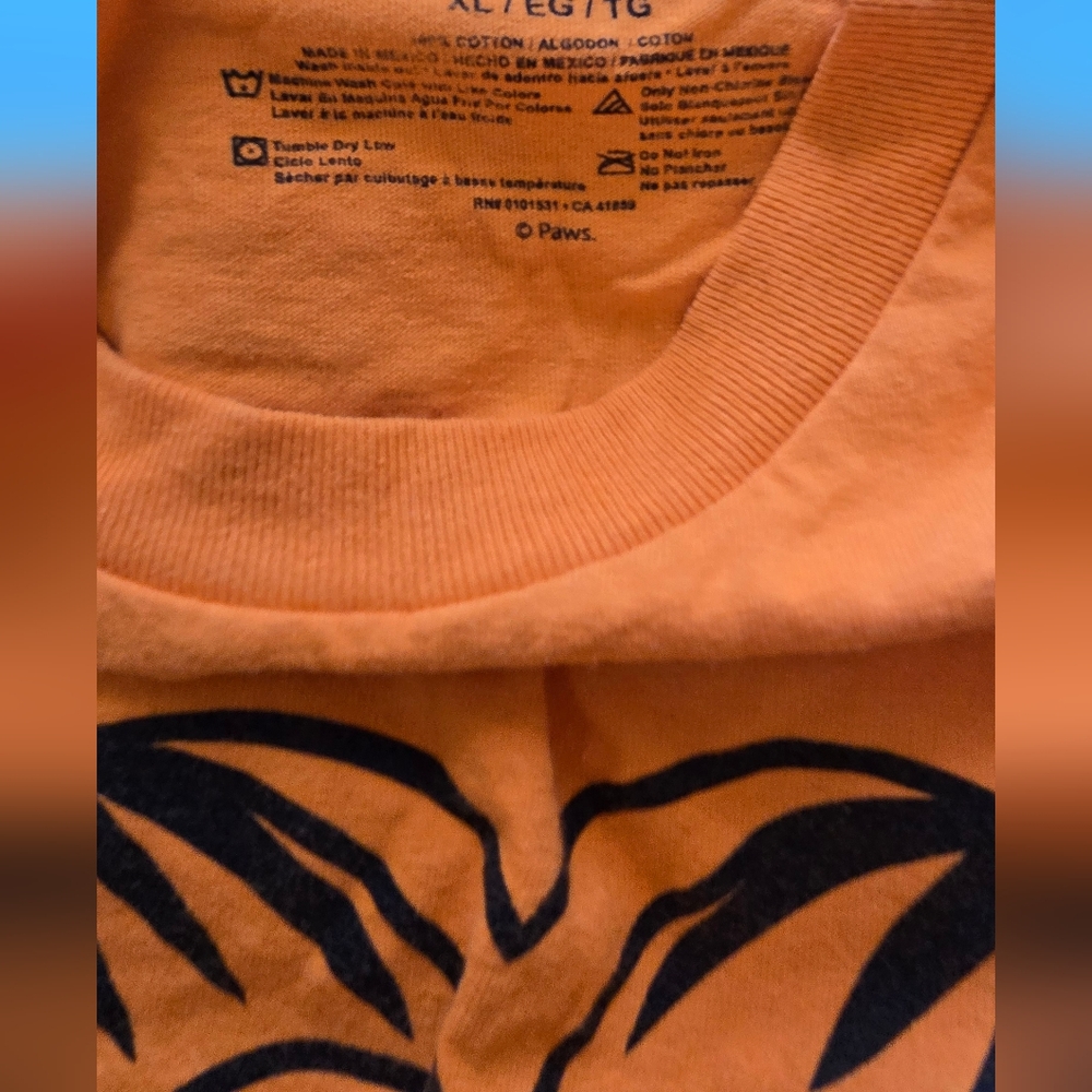 Garfield Cropped Orange Graphic T-Shirt w/ Long Sleeves - Picture 5 of 6